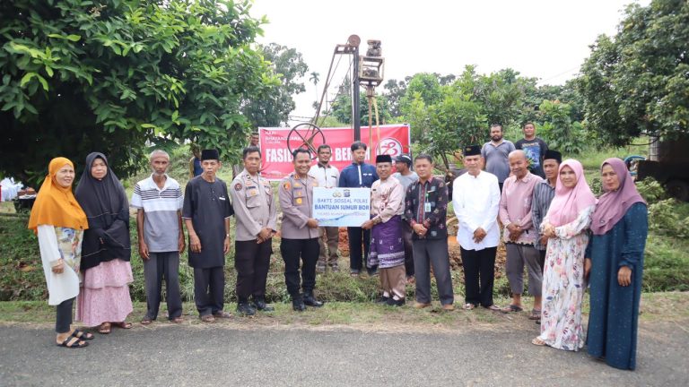 Polres Kuansing Gelar Bantuan Sosial Penyerahan Air Bersih dalam Rangka HUT Bhayangkara ke-78